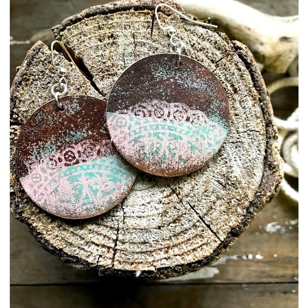 Leather Circle Boho Faded Lace Earrings NEW - Picture 1 of 4